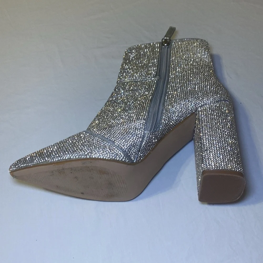 Steve Madden Women’s Noticed-R Rhinestone Silver Heeled Booties Size 9 EUC